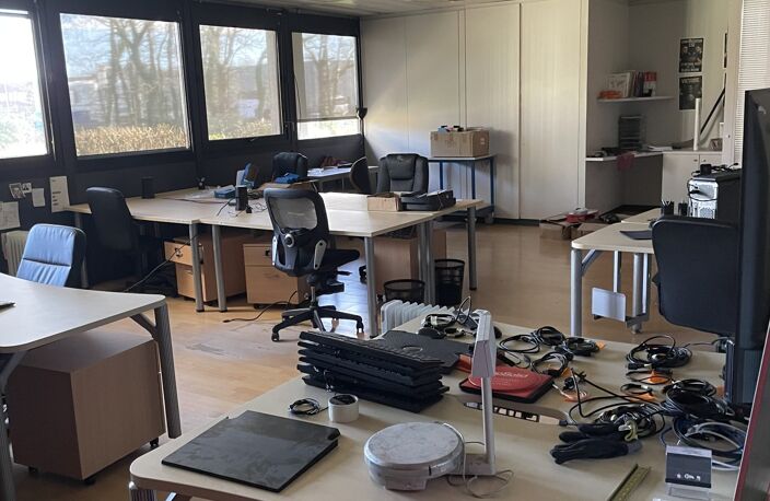 LOCAL PROFESSIONNEL — photo 2