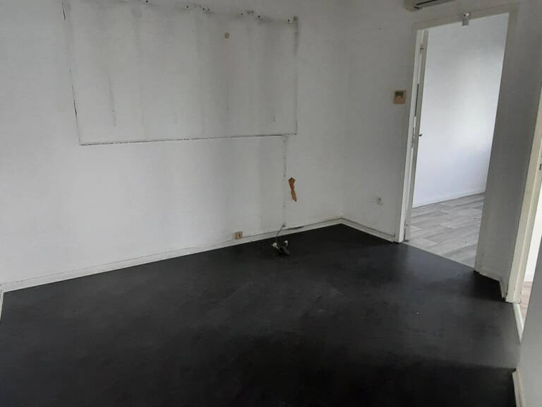 LOCAL PROFESSIONNEL A LOUER — photo 1