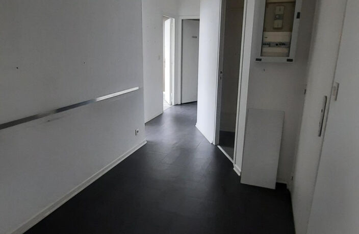 LOCAL PROFESSIONNEL A LOUER — photo 5