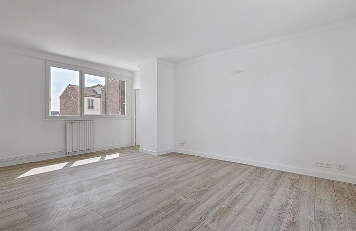 APPT AVEC TERRASSE EN PLEIN CENTRE DES LILAS — photo 3