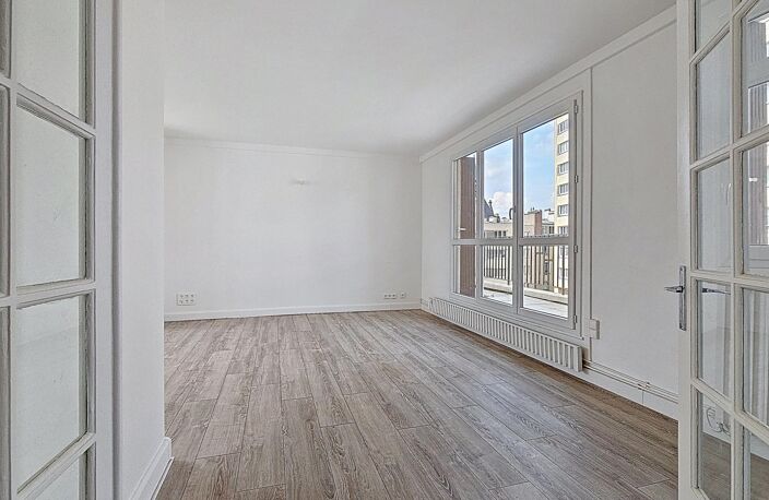 APPT AVEC TERRASSE EN PLEIN CENTRE DES LILAS — photo 4