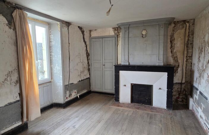 Belle maison de bourg ancienne gros potentiel — photo 2
