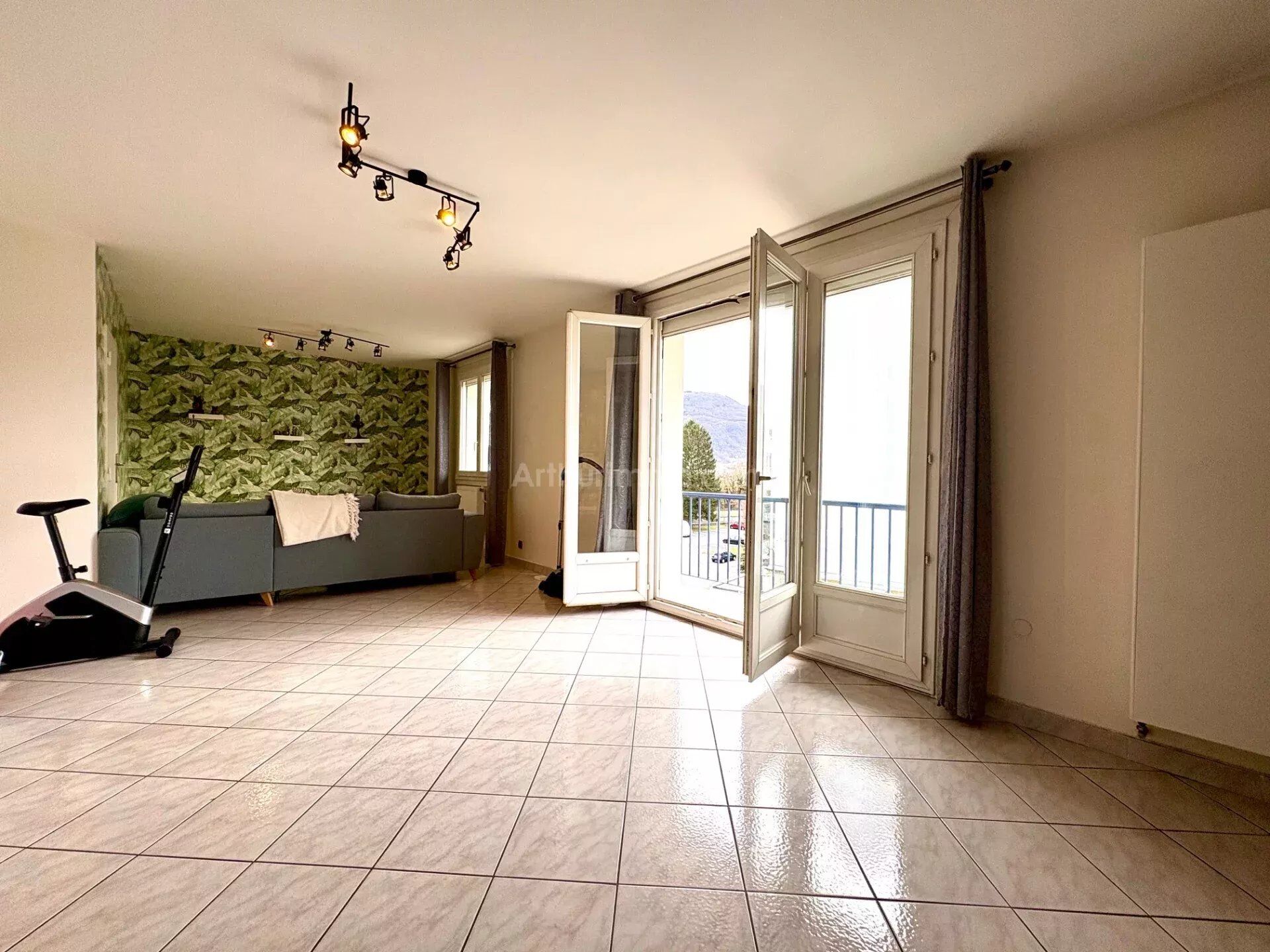 Appartement 4 pièces 90 m² · à Grenoble · 90 m² · 139 000 €