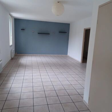 Appartement 4 pièces 780 €
