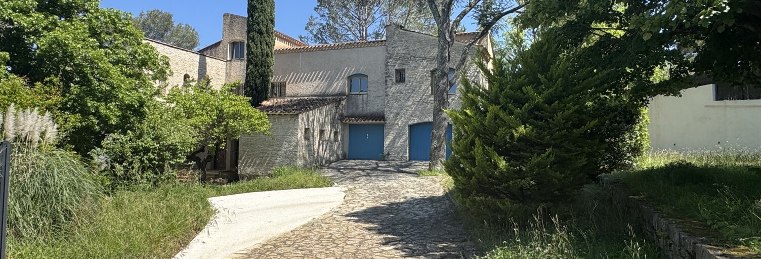 Maison 8 Pièces 390 m² à vendre à Nîmes (30900)