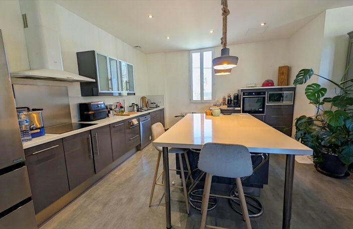 MAISON EN PIERRE -150 m2 - 3 Chambres - REIGNAC — photo 4