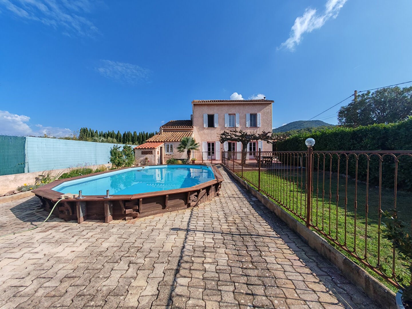 Villa / Maison  T5 à vendre Carqueiranne 83320