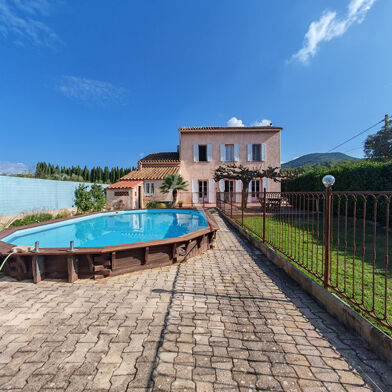 Maison 5 pièces 640000 €