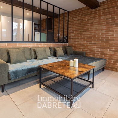 Appartement 9 pièces 490 €