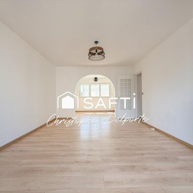 Appartement 4 pièces 243000 €