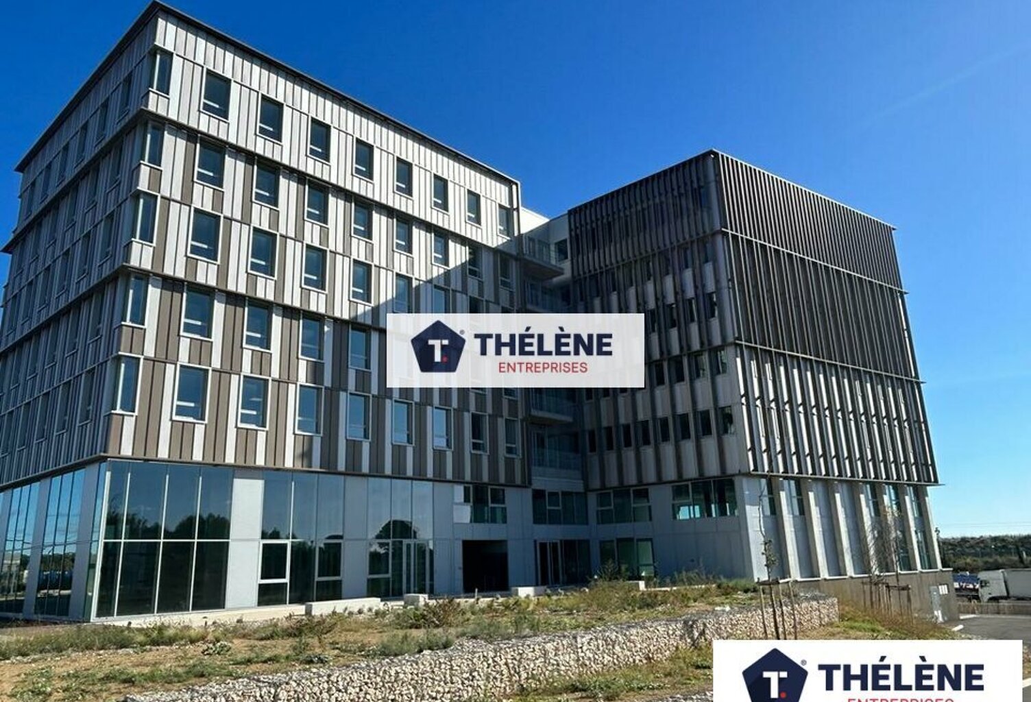 BUREAUX à LOUER — photo 1