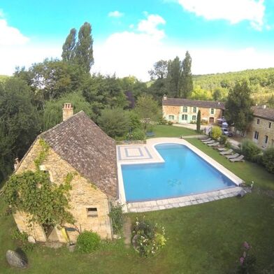 Maison 17 pièces 783000 €