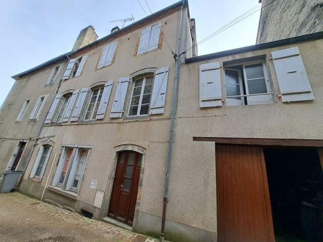 Immeuble à Saint-Yrieix-la-Perche — photo du bien