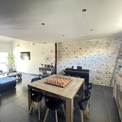 Maison 7 pièces 325642 €