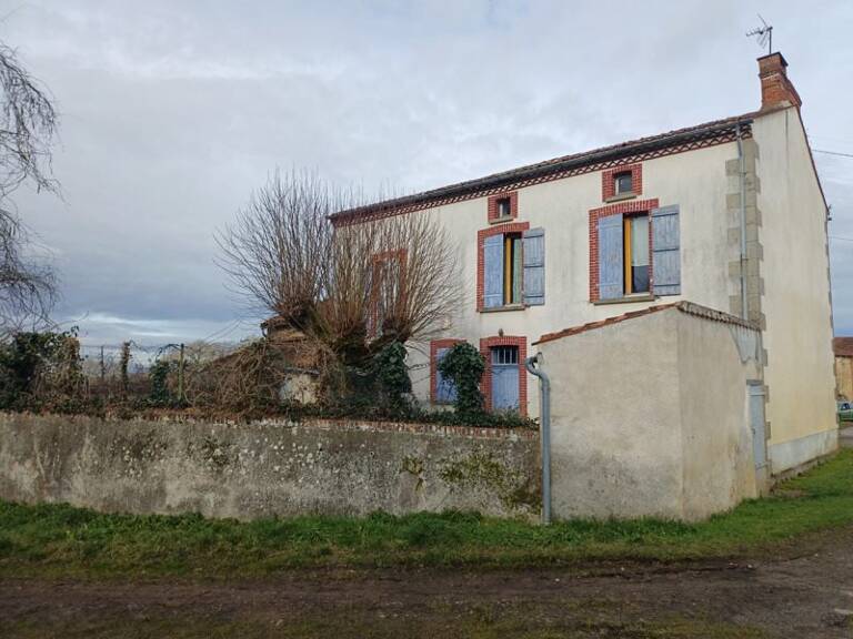 Maison en pierre de 5 pièces principales — photo 1