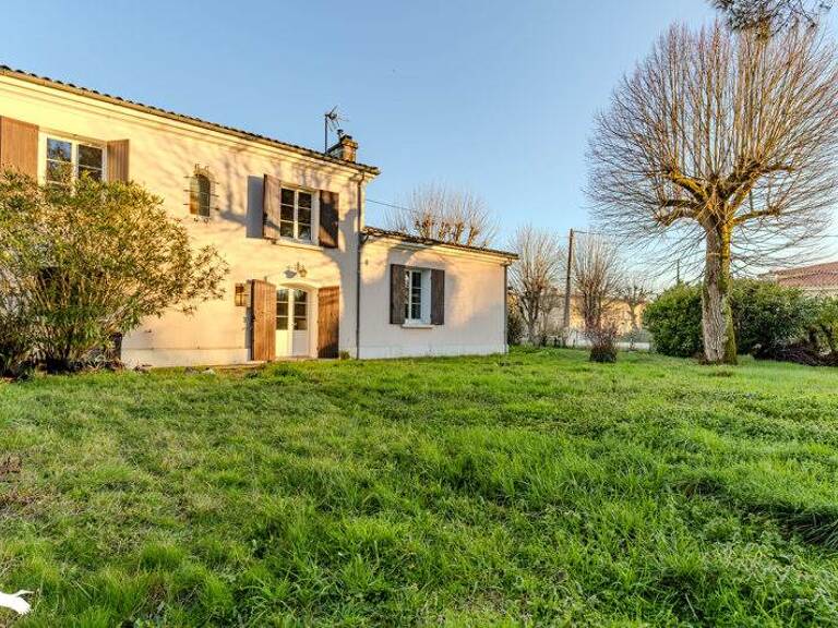 Maison en pierre de 6 pièces principales — photo 1