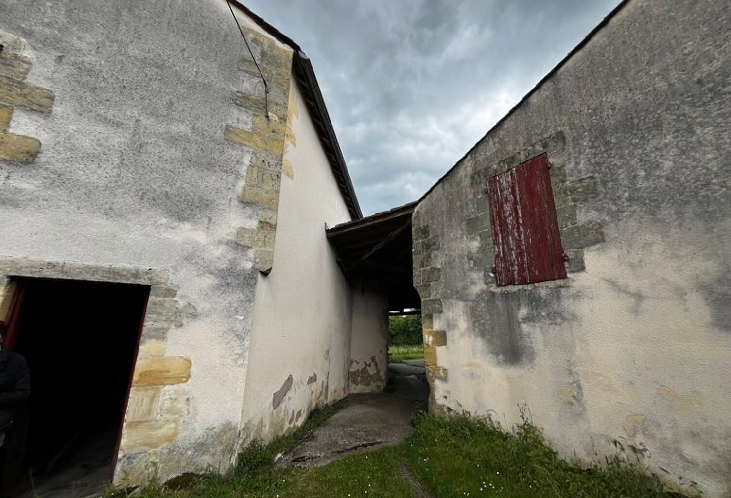 Vente immeuble   Portets (33640) — photo 1