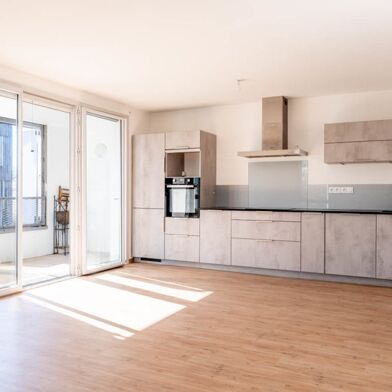 Appartement 3 pièces 218325 €