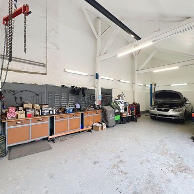 Commerce  300000 €