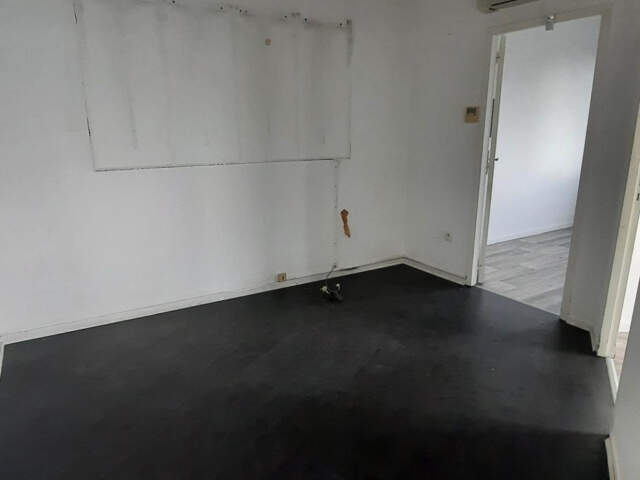 LOCAL PROFESSIONNEL A LOUER — photo du bien