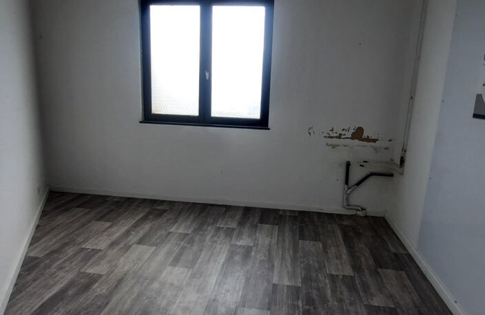 LOCAL PROFESSIONNEL A LOUER — photo 4