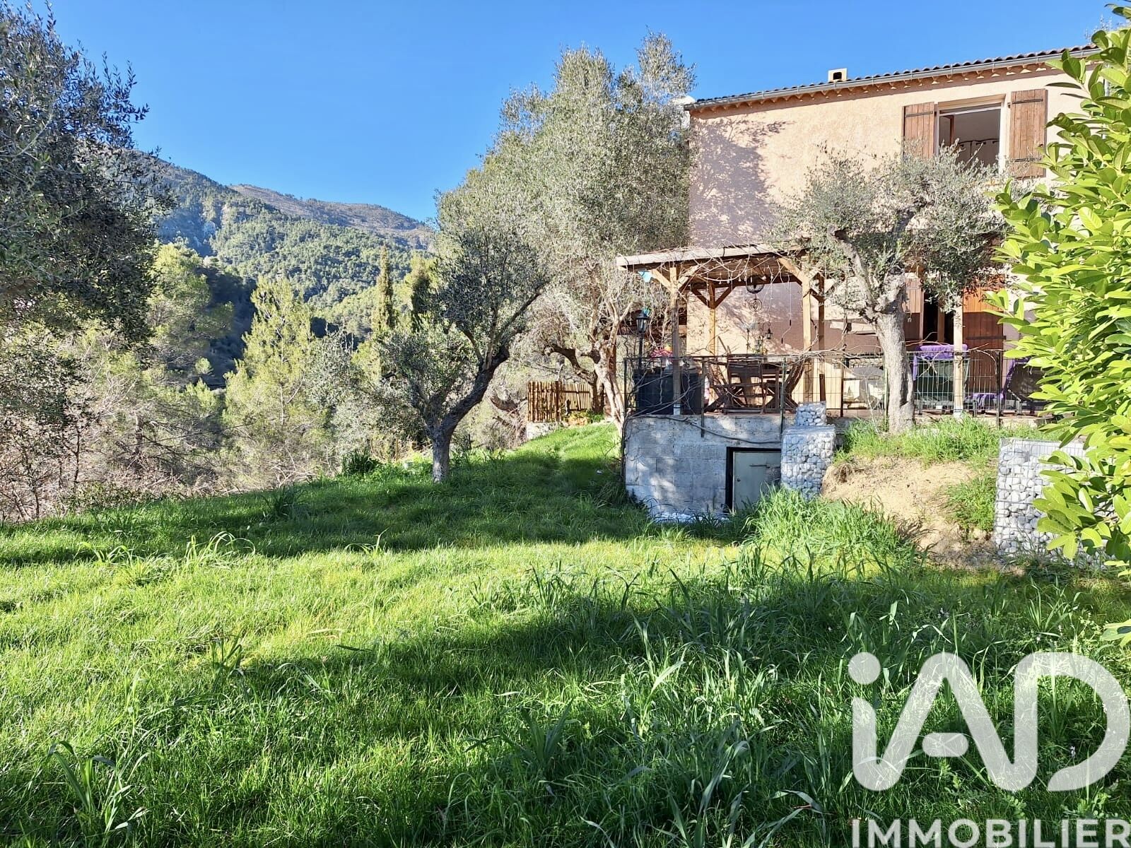 Coaraze - 82m² - 4p. - 3ch.