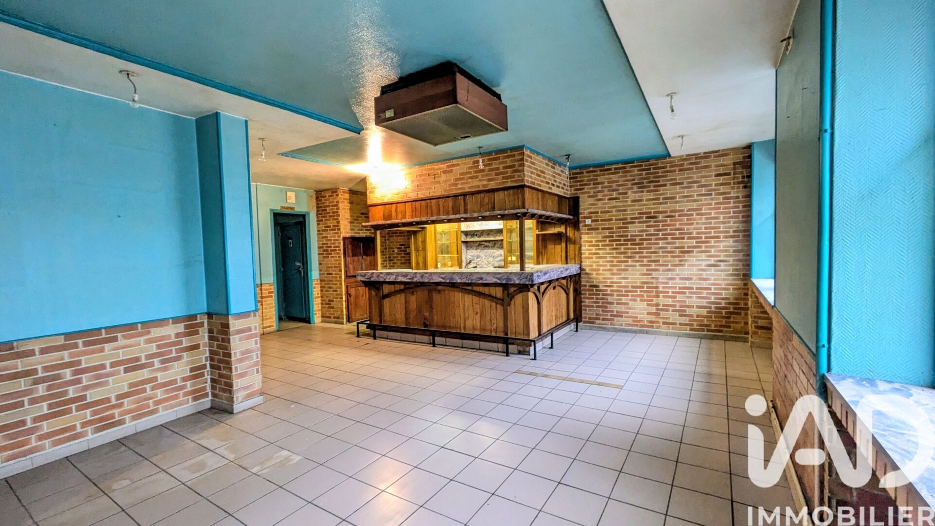 Givet - 239m² - 1p.