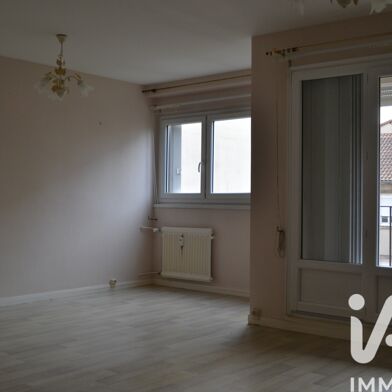 Appartement 4 pièces 121800 €