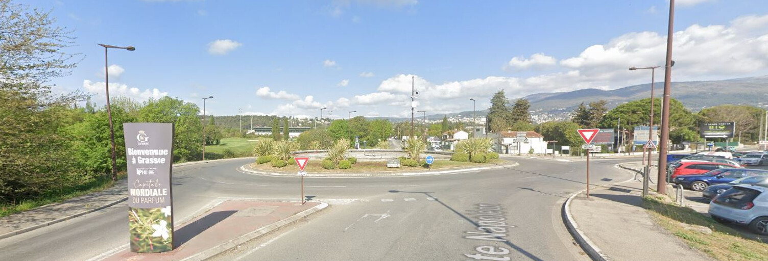 Garage  62 m² à vendre à Grasse (06130)