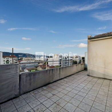 Appartement 4 pièces 1050 €