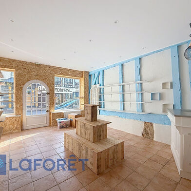 Commerce 2 pièces 675 €