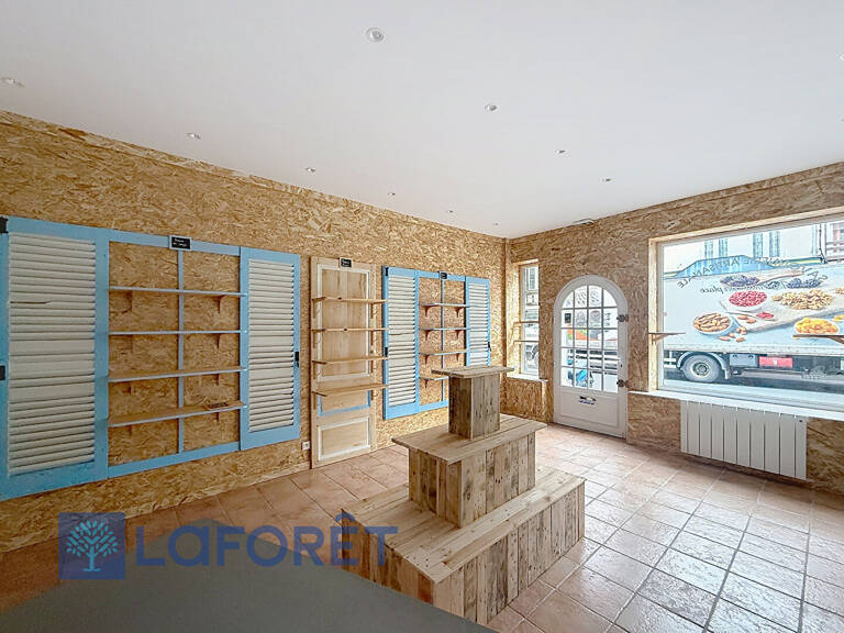 Local commercial Conches En Ouche 2 pièce(s) 48.2 m2 — photo 1