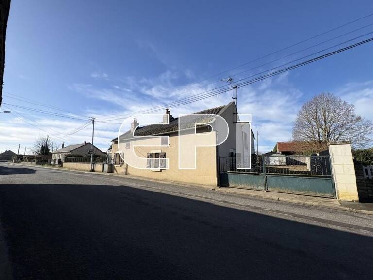 Commune de Montreuil Bellay Petite Maison Ancienne de Trois piè — photo 1