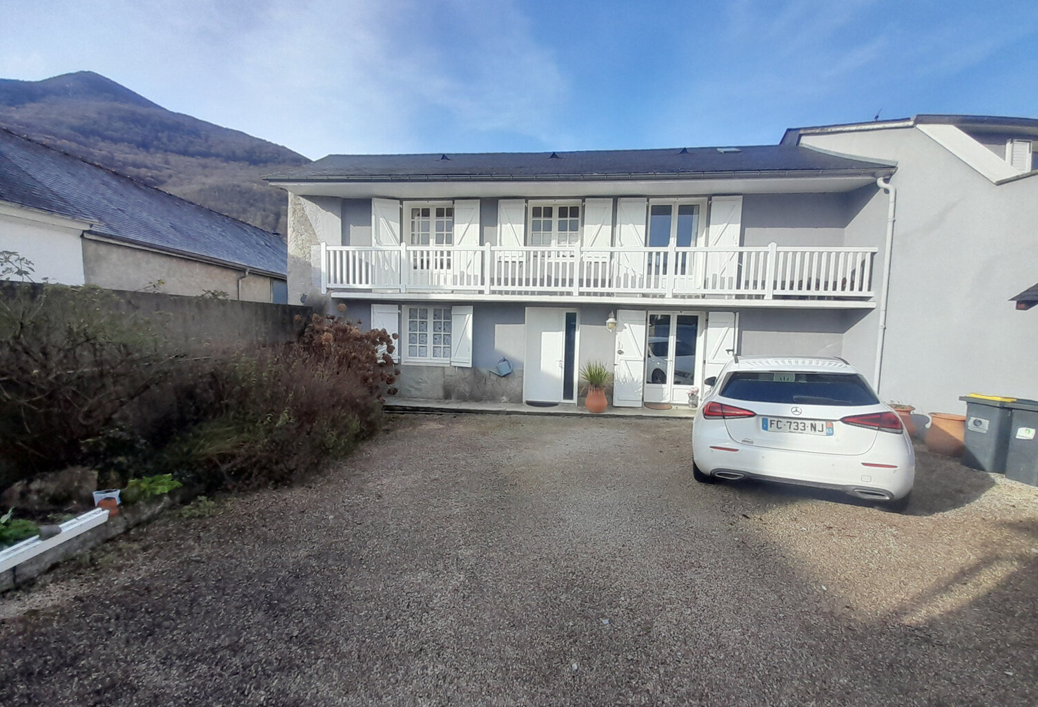 Maison familiale composée de deux logements avec jardin — photo 1
