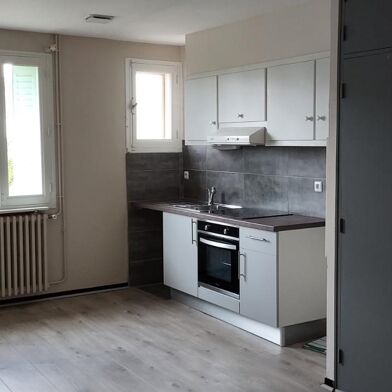 Appartement 3 pièces 435 €