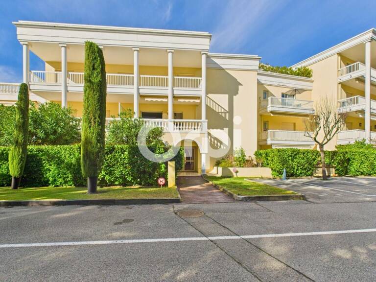 RIVIEIRA GOLF - APPARTEMENT RÉNOVÉ - STATIONEMENT ET CAVE -  INVESTISSEMENT — photo 1