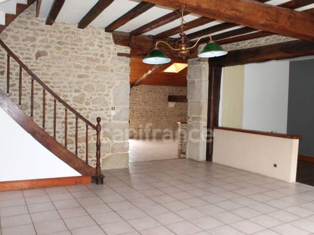 Dpt Deux Sèvres (79), à vendre AIRVAULT maison P7 de 154 m² - Terrain de 565,00 m² — photo du bien