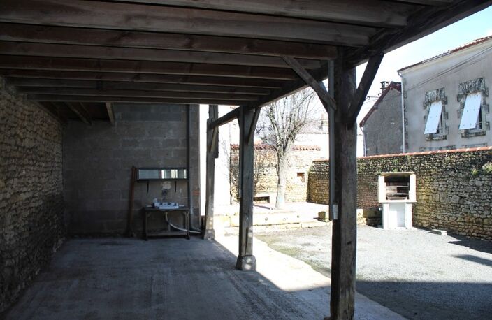 Dpt Deux Sèvres (79), à vendre AIRVAULT maison P7 de 154 m² - Terrain de 565,00 m² — photo 4