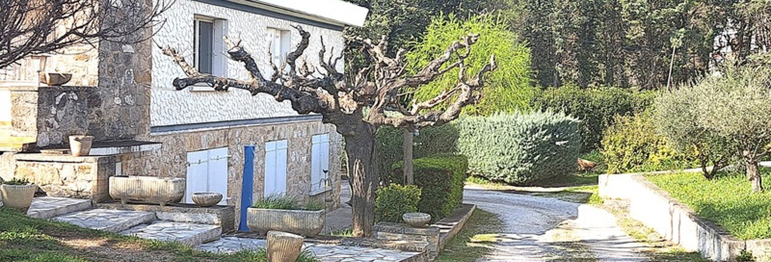 Maison 8 Pièces 273 m² à vendre à Trets (13530)