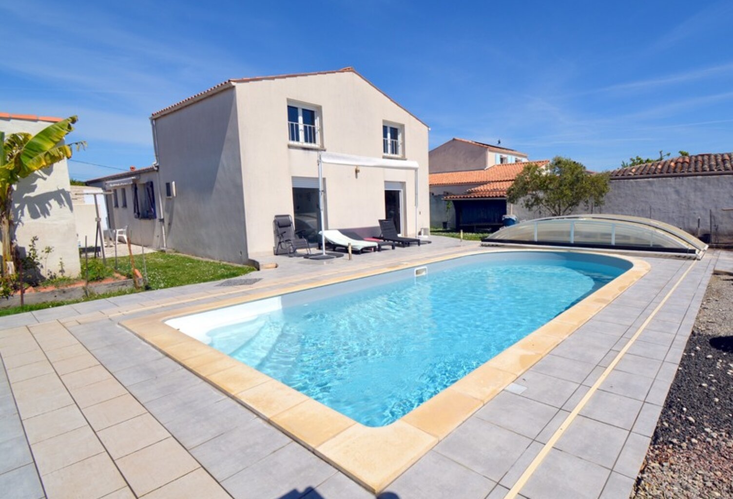 Maison à vendre 5 pièces 141 m2 (17) 506 825 € — photo 1