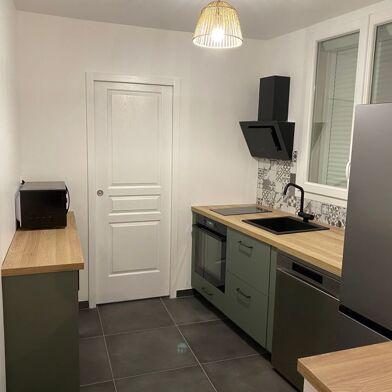 Appartement 3 pièces 900 €