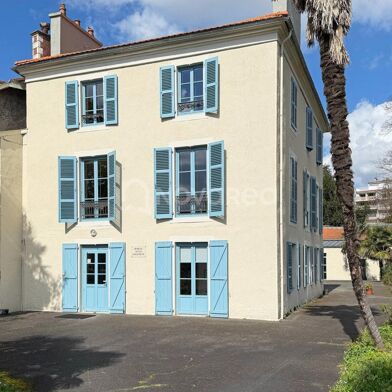 Bureau 15 pièces 770000 €