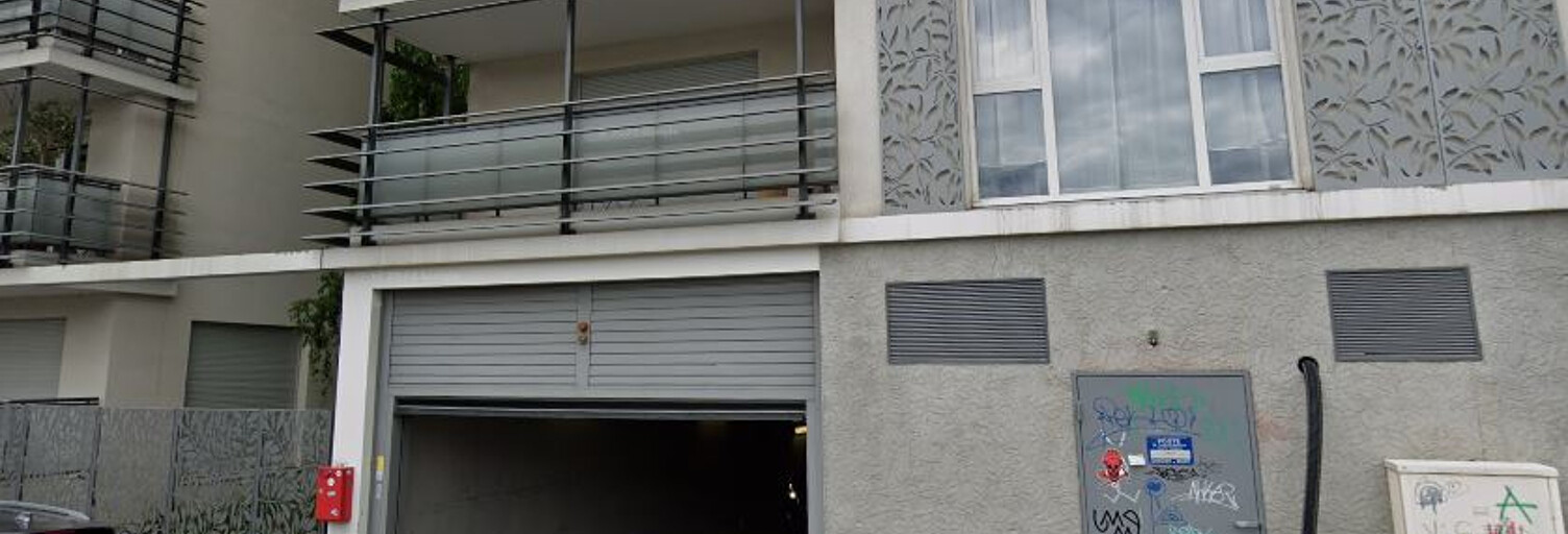 Garage   m² à louer à Lyon 7 (69007)