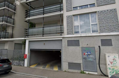 Une place de parking à louer — photo du bien
