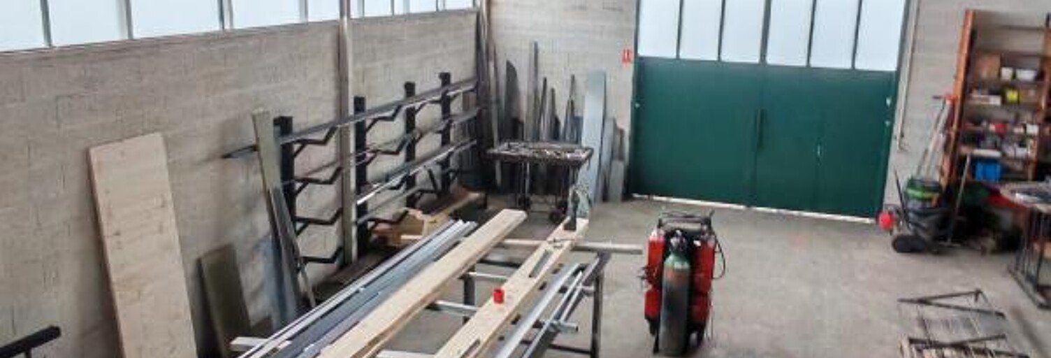 Local industriel  124 m² à louer à Villefranche-sur-Saône (69400)