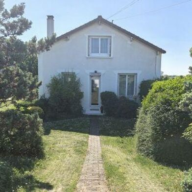 Maison 5 pièces 2100 €