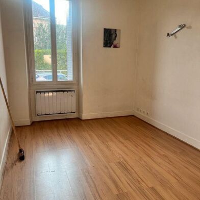 Appartement 3 pièces 700 €