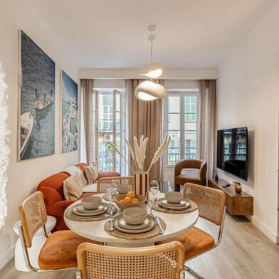 Appartement 3 pièces 2200 €