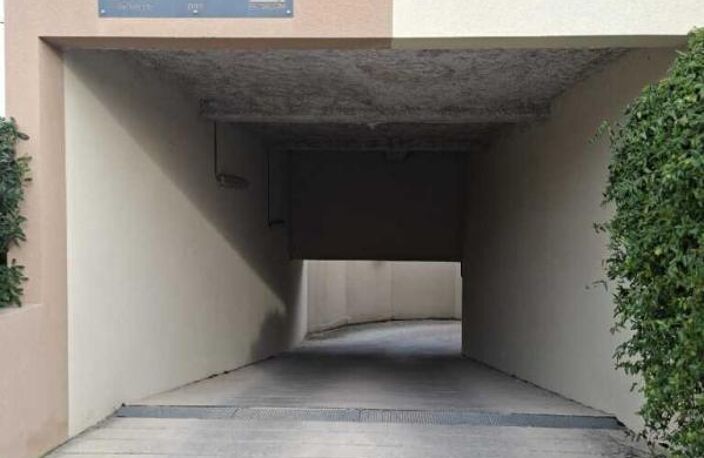 PLACE DE PARKING COUVERTE SOUS SOL - 29€ + TVA — photo 4
