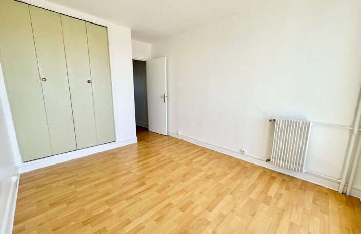 Appartement lumineux avec balcon, cave et parking – Résidence sécurisée — photo 5